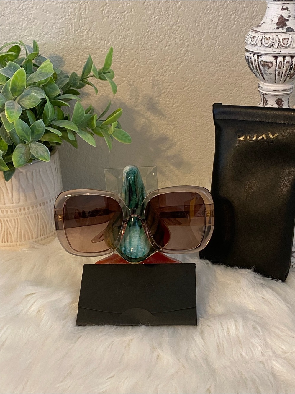 Quay Oversized Brown Gradient Women's Sunglasses - Picture 2 of 9